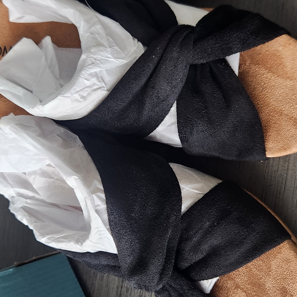 Black and Tan Knotted Sandals